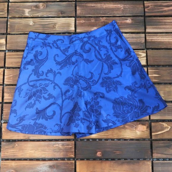 Banana Republic Floral Blue Culottes Shorts 6 - Picture 1 of 7